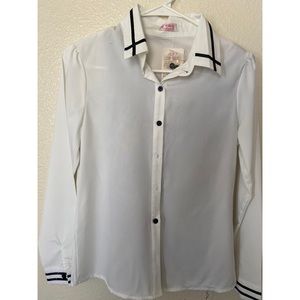 Women blouse, new with tags!